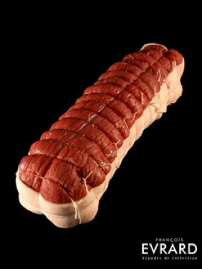 Filet de biche paré ficelé