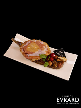 Demi caille au foie gras et ses fruits de saison