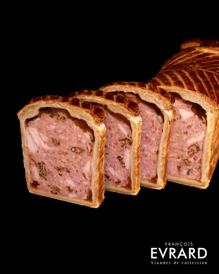Pâté en croûte de faisan aux girolles