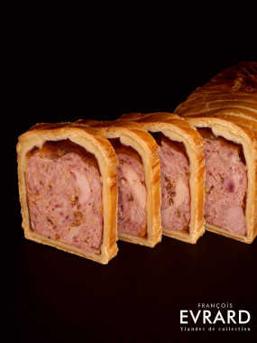 Pâté en croûte de volaille de Bresse aux Morilles  de chez Joseph Sachetat
