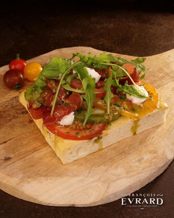 Focaccia à la tomate et pesto