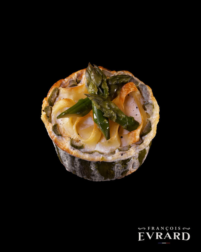 Flan de tagliatelles, asperges vertes et guanciale maison