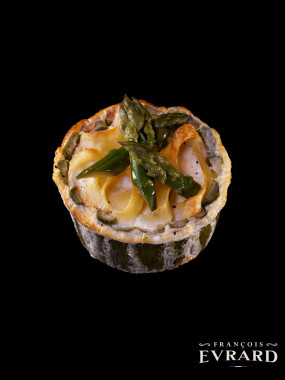 Flan de tagliatelles, asperges vertes et guanciale maison