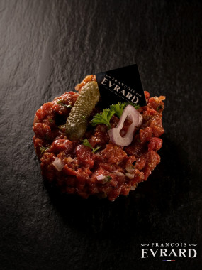 Tartare de boeuf couteau assaisonné Traditionnel